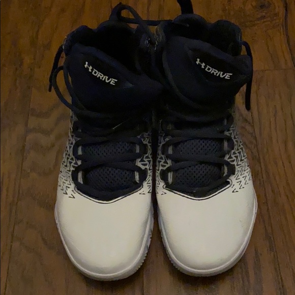 under armor girls basketball shoes